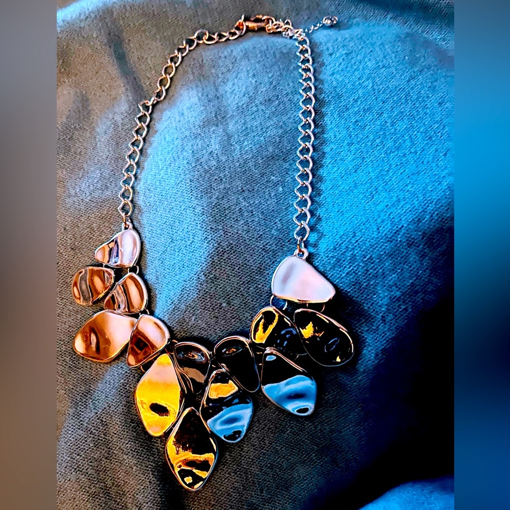 😎 Silver-Tone Sculptural Statement Necklace, 18" + 3" extenderCreated for Macy's - Picture 3 of 4